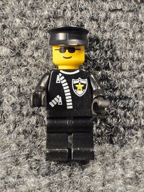 LEGO Police Officer minifigure (cop025) L#1